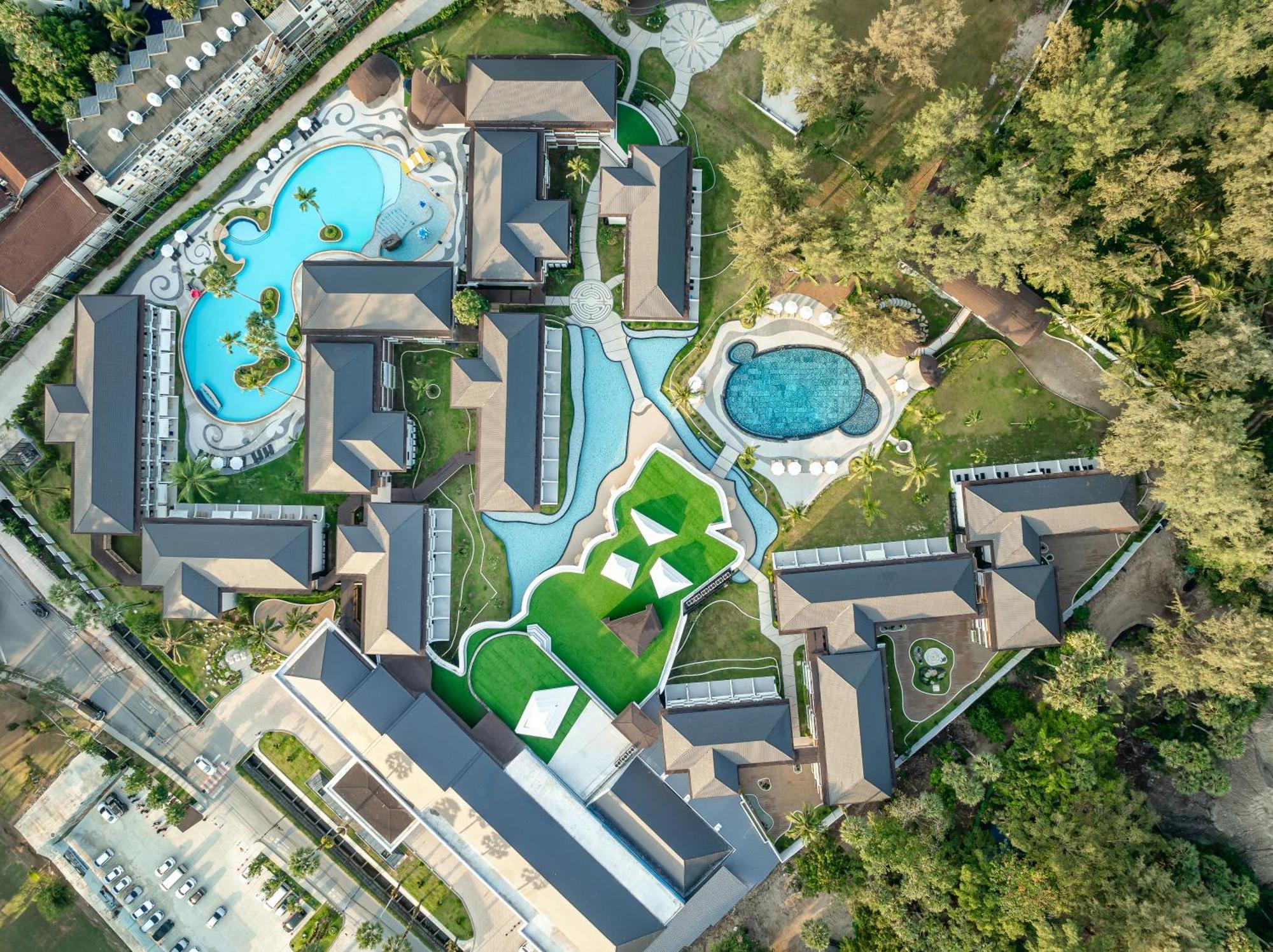 Amora Beach Resort Phuket Банг Тао Бийч Екстериор снимка