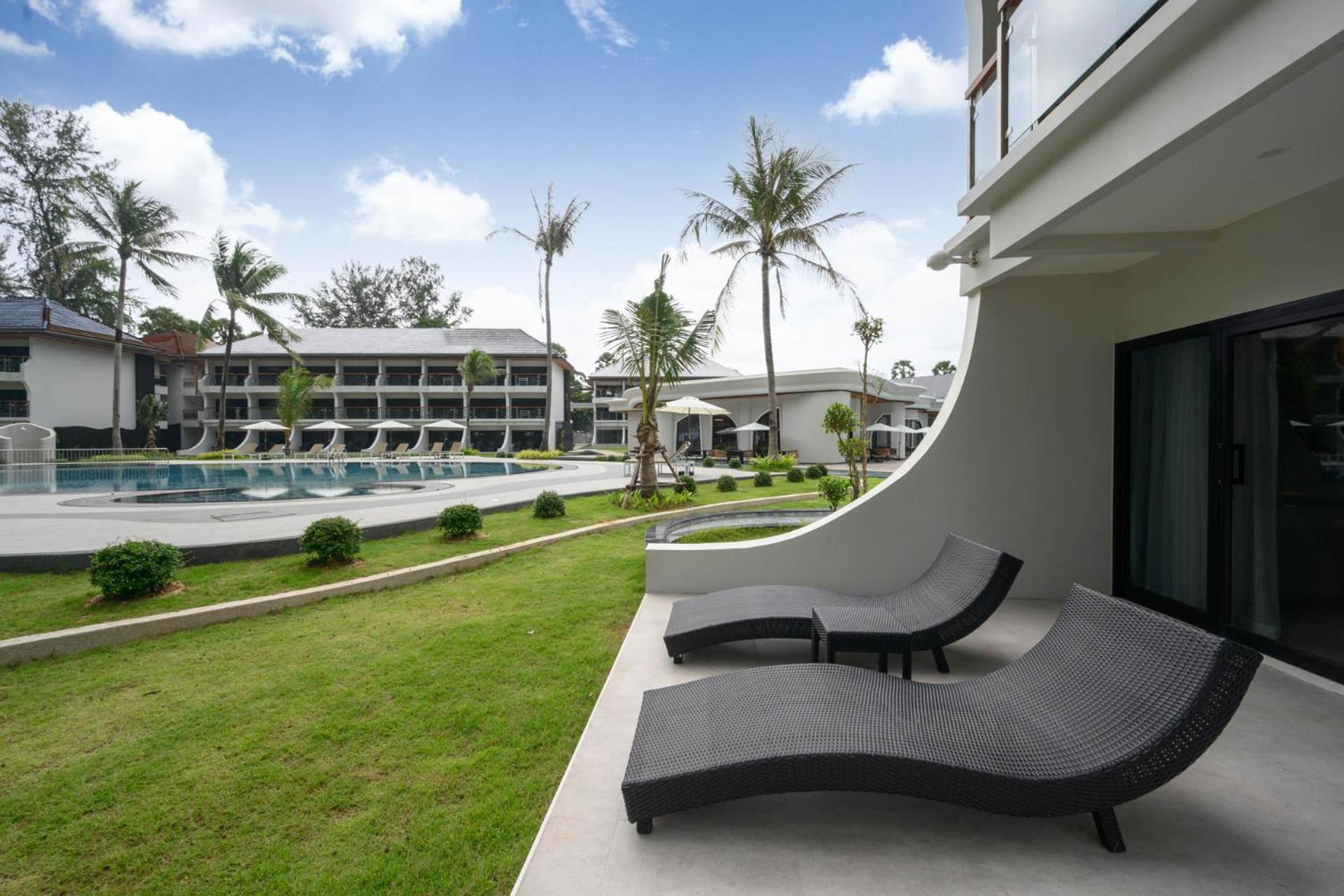 Amora Beach Resort Phuket Банг Тао Бийч Екстериор снимка