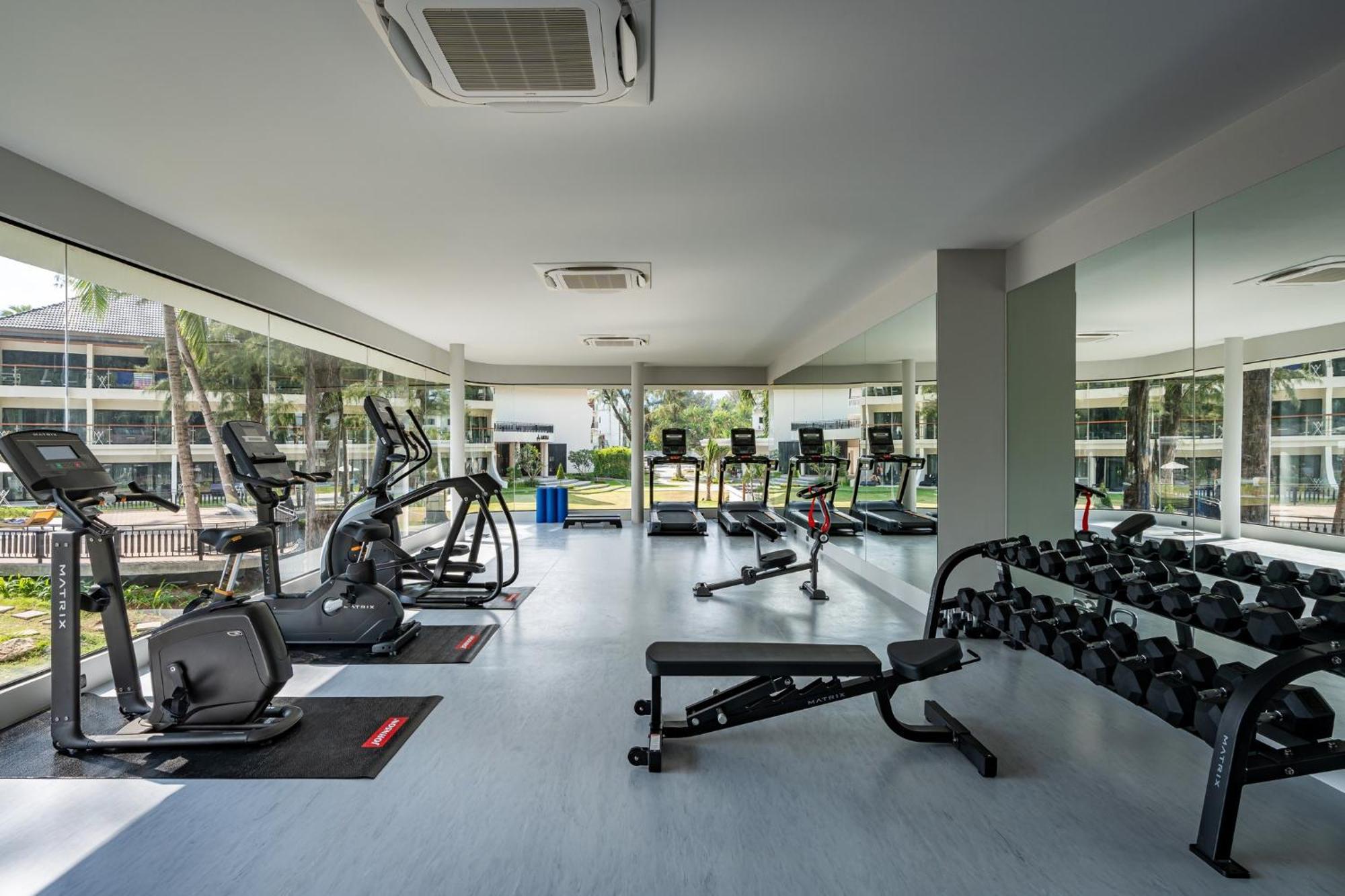 Amora Beach Resort Phuket Банг Тао Бийч Екстериор снимка