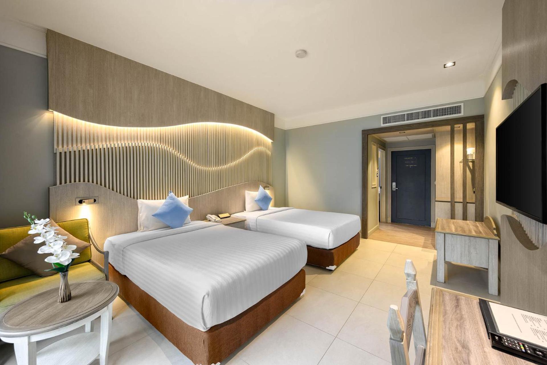 Amora Beach Resort Phuket Банг Тао Бийч Екстериор снимка