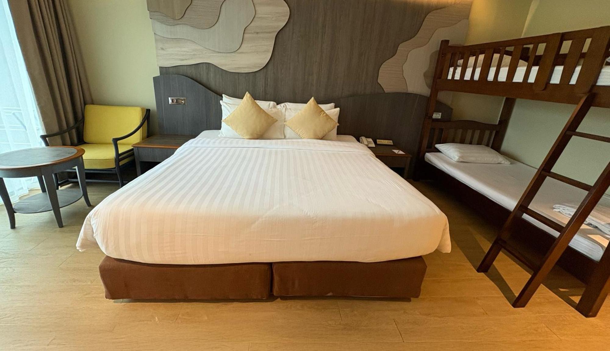 Amora Beach Resort Phuket Банг Тао Бийч Екстериор снимка